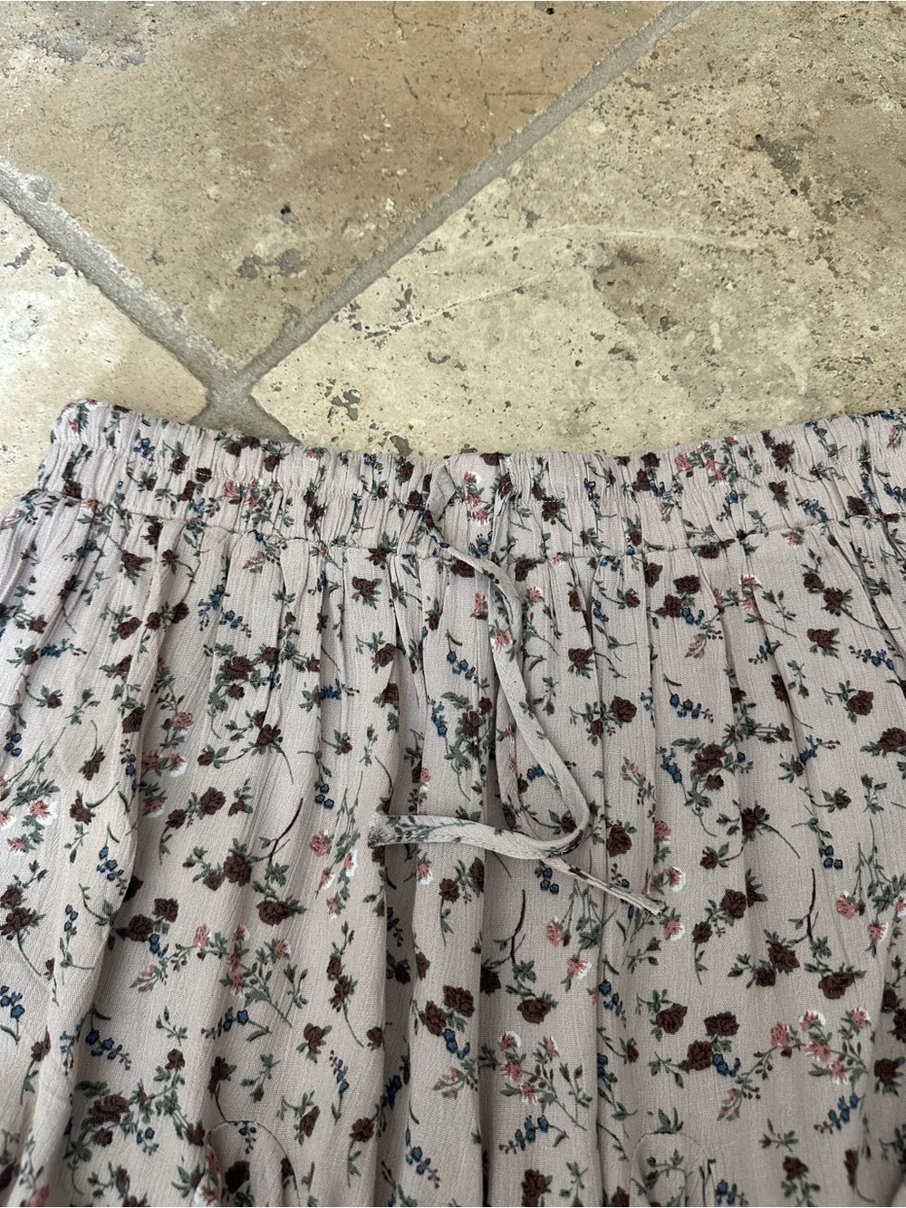 Light Floral Ruffled Mini Skort - Picture 2 of 4